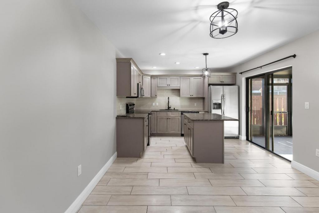 2302 SE Round Table Drive, Unit B, Port Saint Lucie, FL 34952 Photo