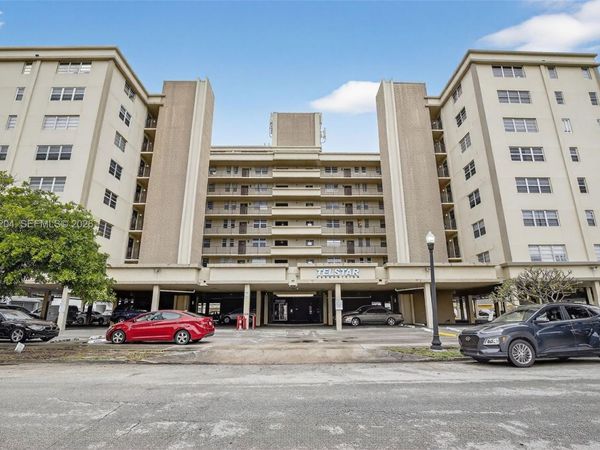 1811 Jefferson St, Unit 808, Hollywood, FL 33020