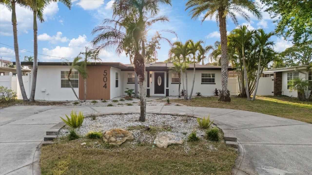 504 Driftwood Drive E, Palm Harbor, FL 34683 Main Photo