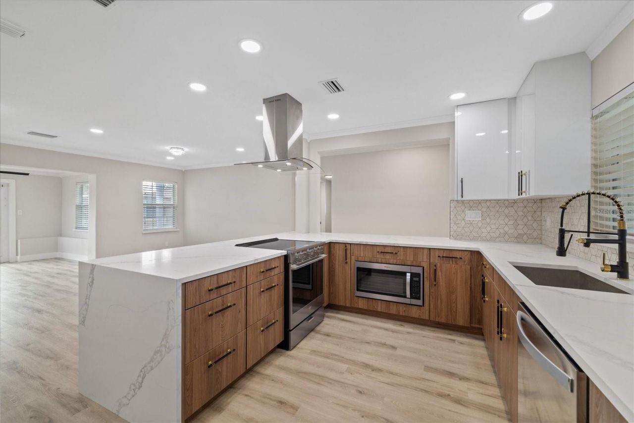 504 Driftwood Drive E, Palm Harbor, FL 34683 Photo