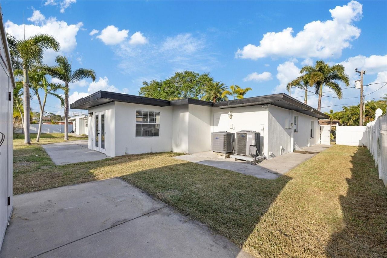 504 Driftwood Drive E, Palm Harbor, FL 34683 Photo