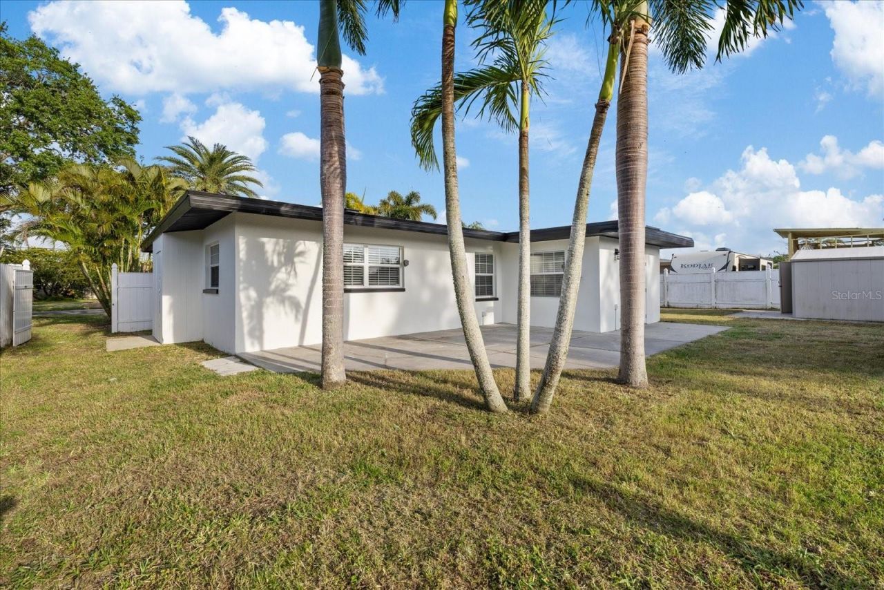 504 Driftwood Drive E, Palm Harbor, FL 34683 Photo