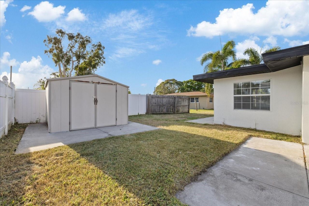 504 Driftwood Drive E, Palm Harbor, FL 34683 Photo