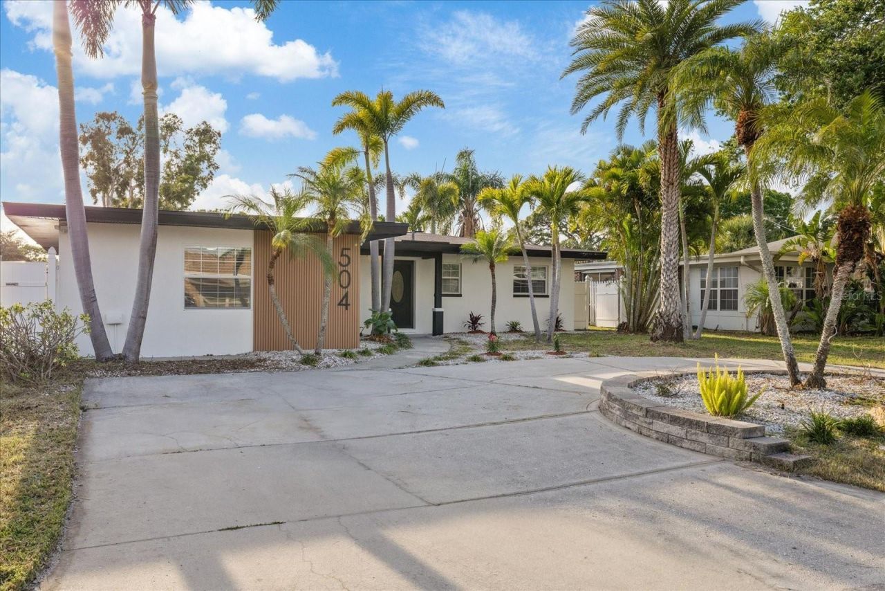 504 Driftwood Drive E, Palm Harbor, FL 34683 Photo