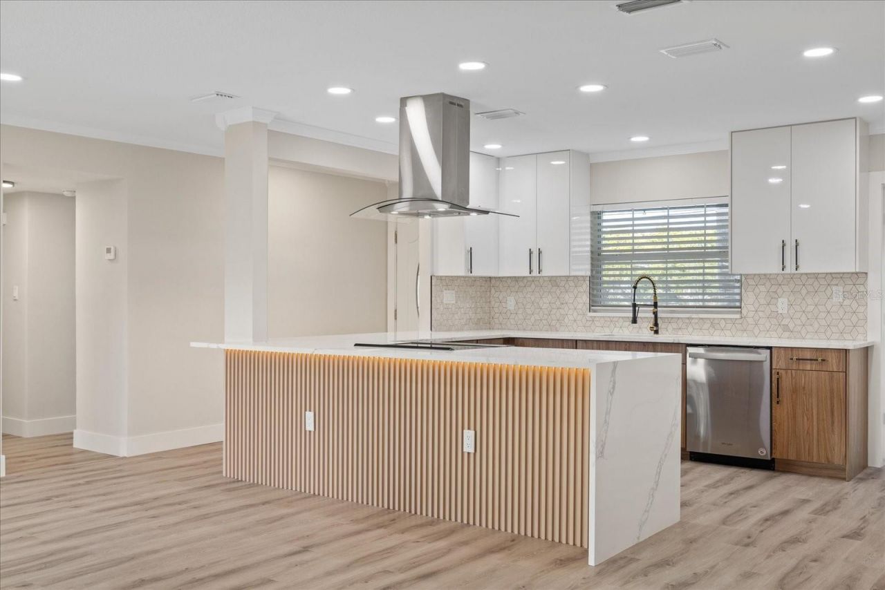 504 Driftwood Drive E, Palm Harbor, FL 34683 Photo