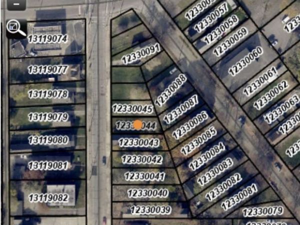 E 49 Street, Cleveland, OH 44127