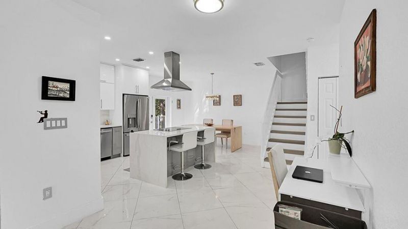 518 NW 130th Way, Pembroke Pines, FL 33028 Photo