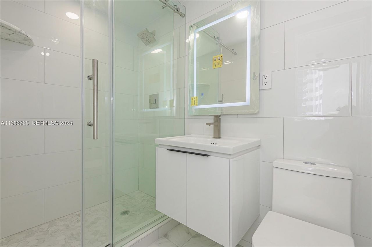 3180 S Ocean Dr, Unit 706, Hallandale Beach, FL 33009 Photo