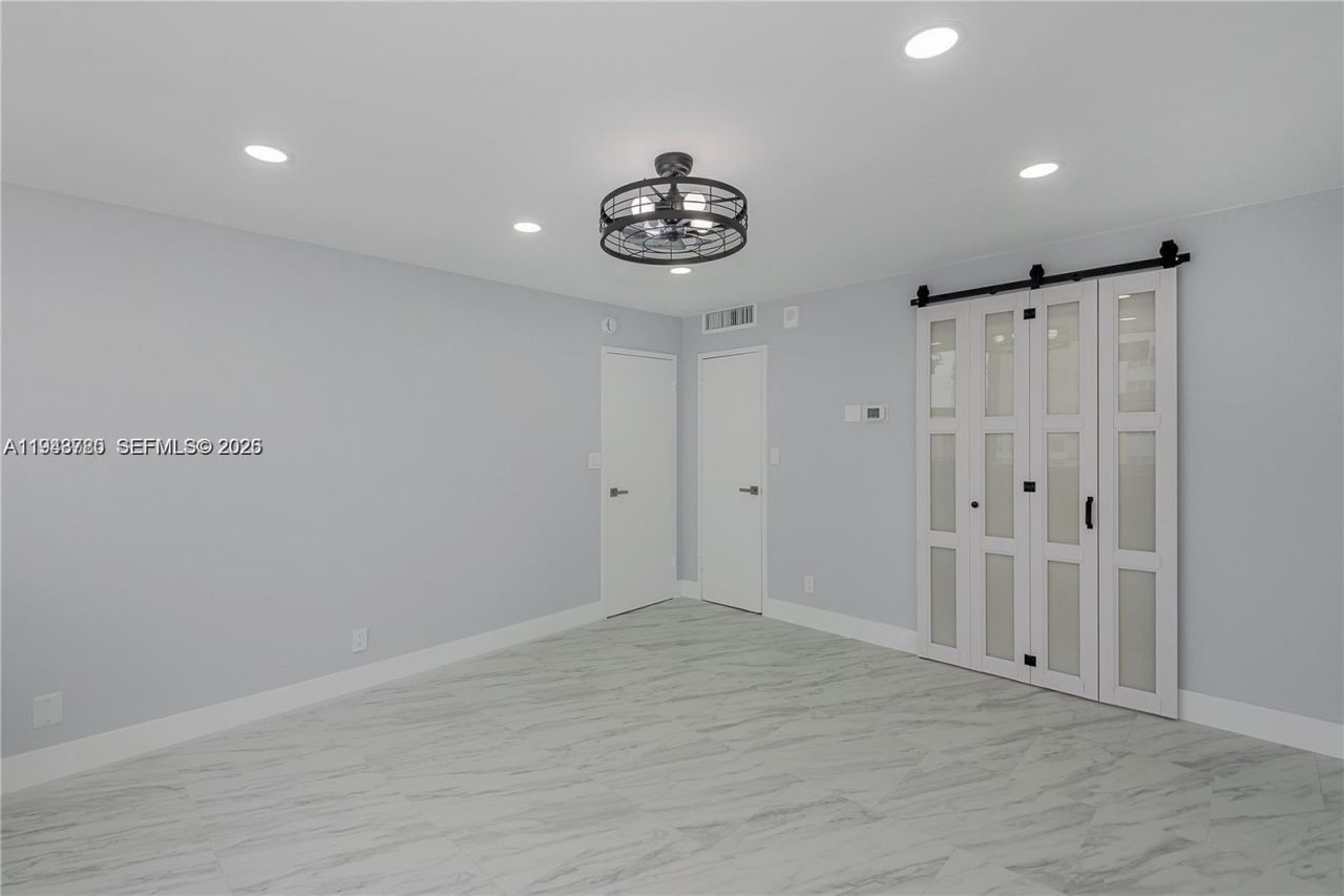 3180 S Ocean Dr, Unit 706, Hallandale Beach, FL 33009 Photo