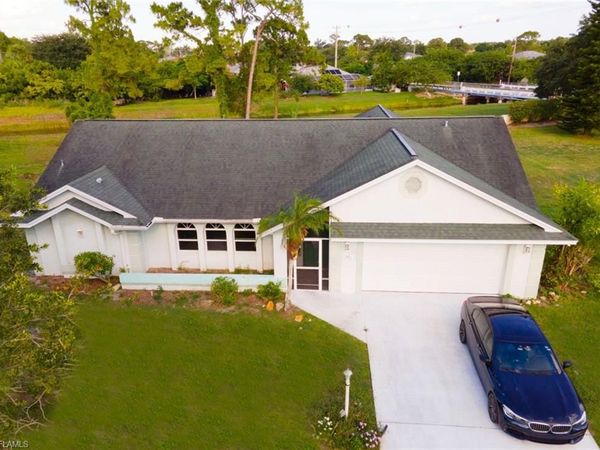 561 Foxcreek DR, LEHIGH ACRES, FL 33974