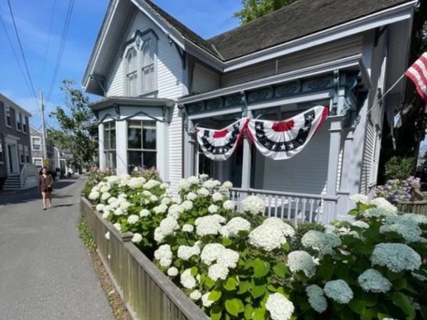 51 Fair St, Nantucket, MA 02554