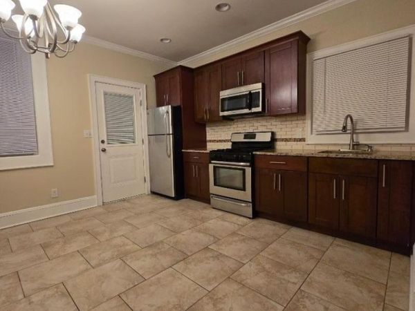 95 Nichols St, Newark, NJ 07105