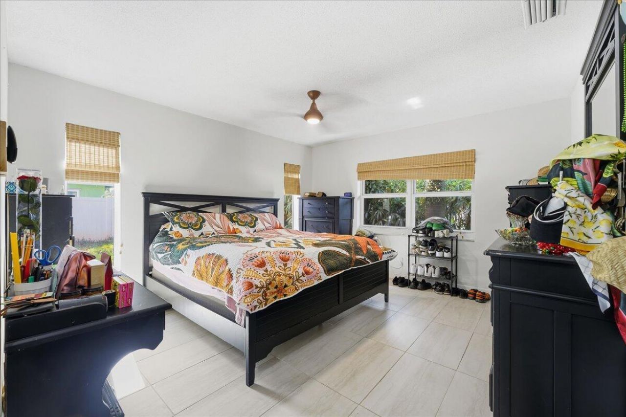 940 SW 69th Avenue, Plantation, FL 33317 Photo