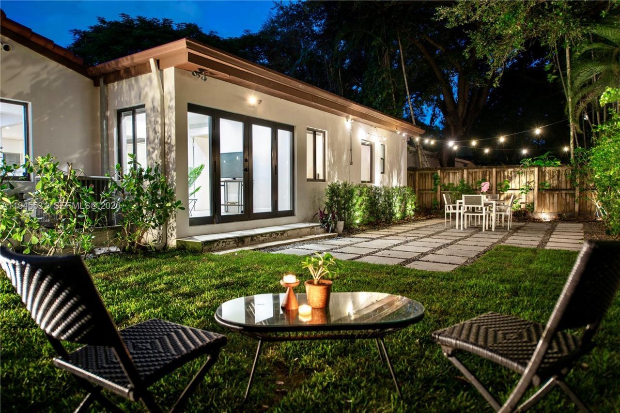 360 NE 87th St, El Portal, FL 33138 Photo