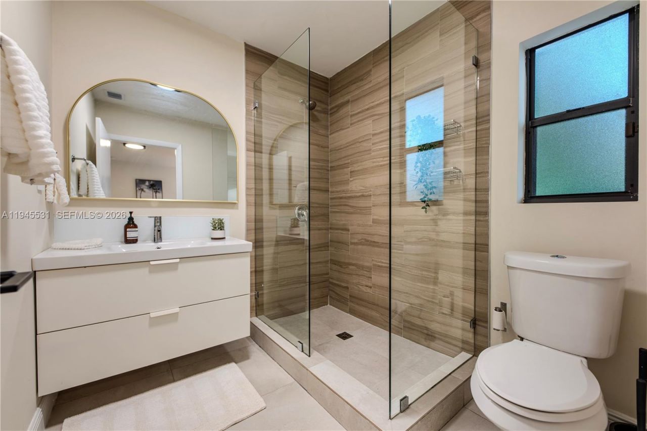 360 NE 87th St, El Portal, FL 33138 Photo