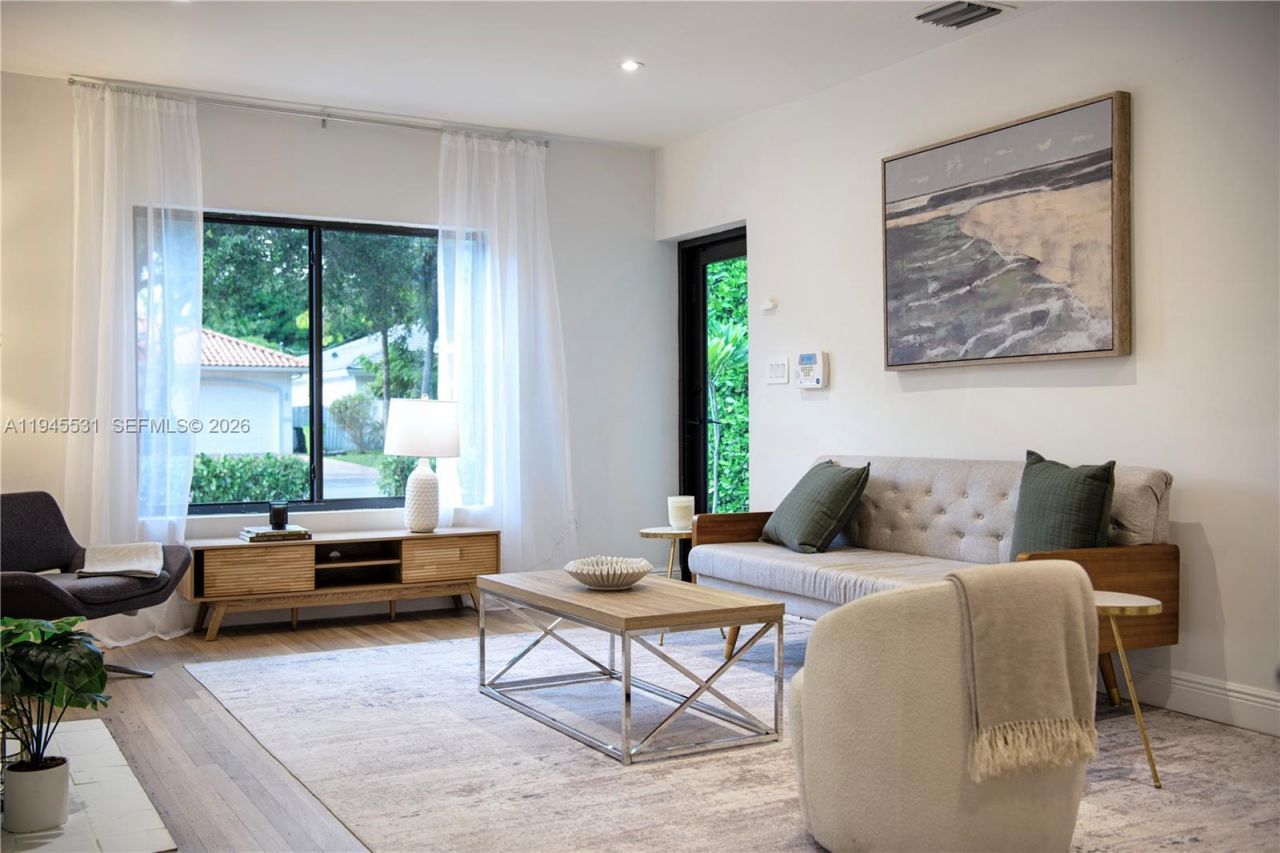 360 NE 87th St, El Portal, FL 33138 Photo