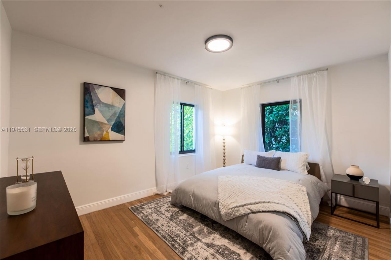 360 NE 87th St, El Portal, FL 33138 Photo