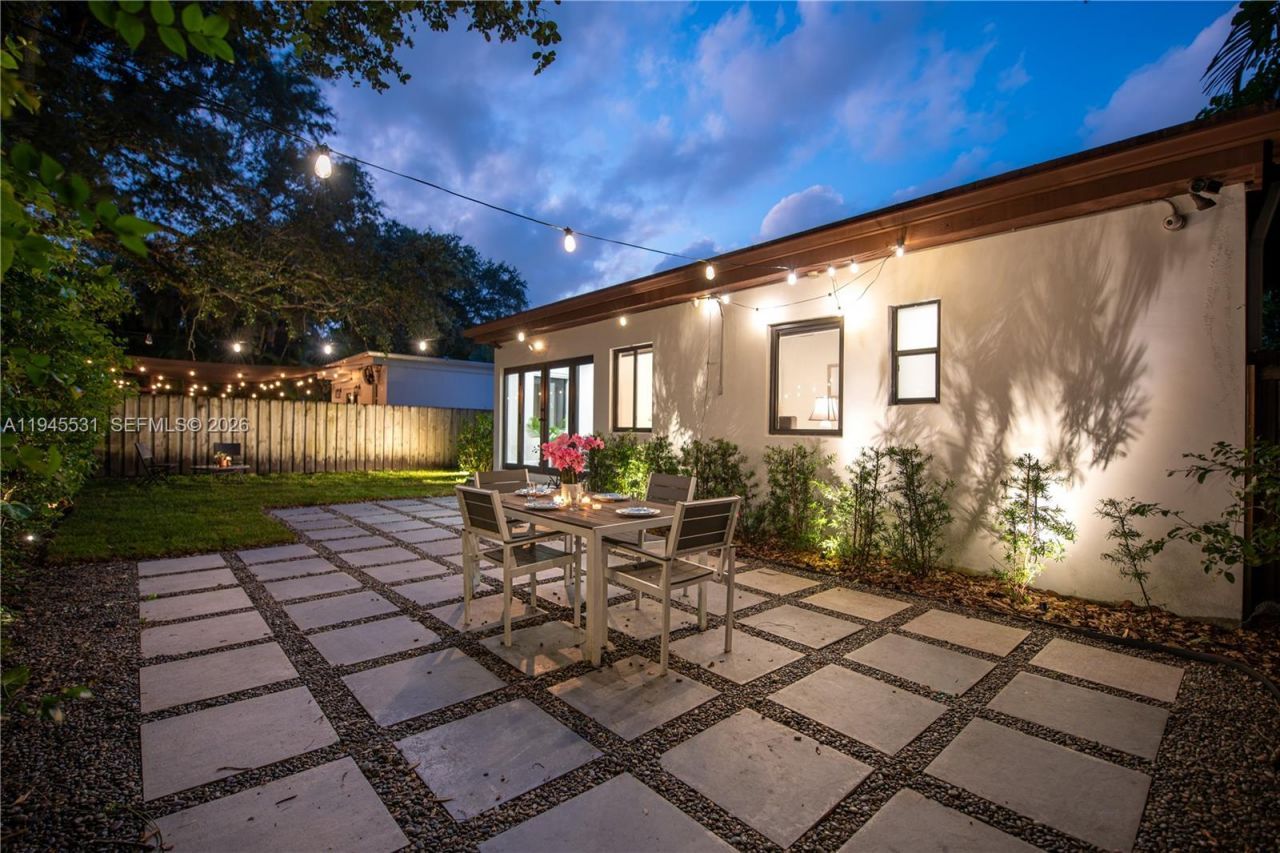 360 NE 87th St, El Portal, FL 33138 Photo