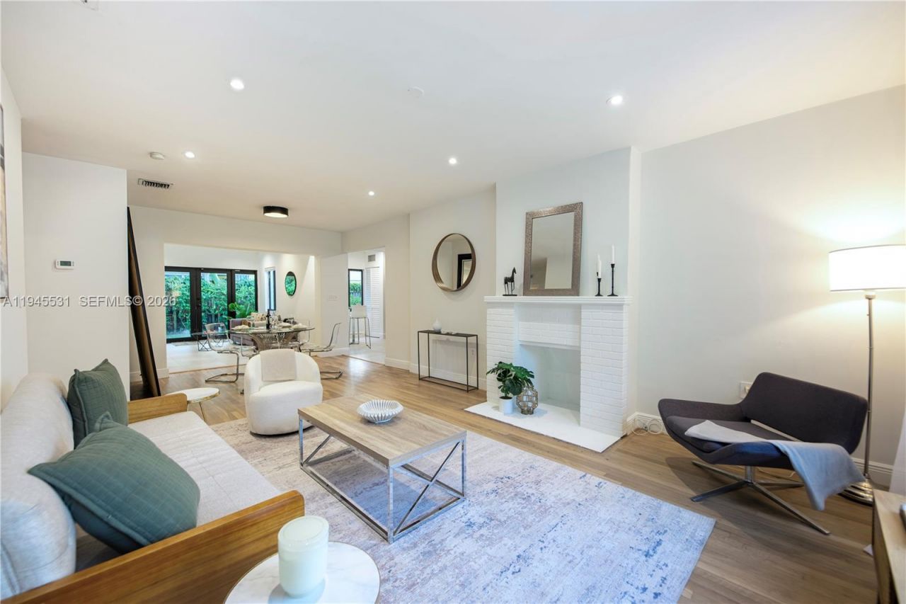 360 NE 87th St, El Portal, FL 33138 Photo