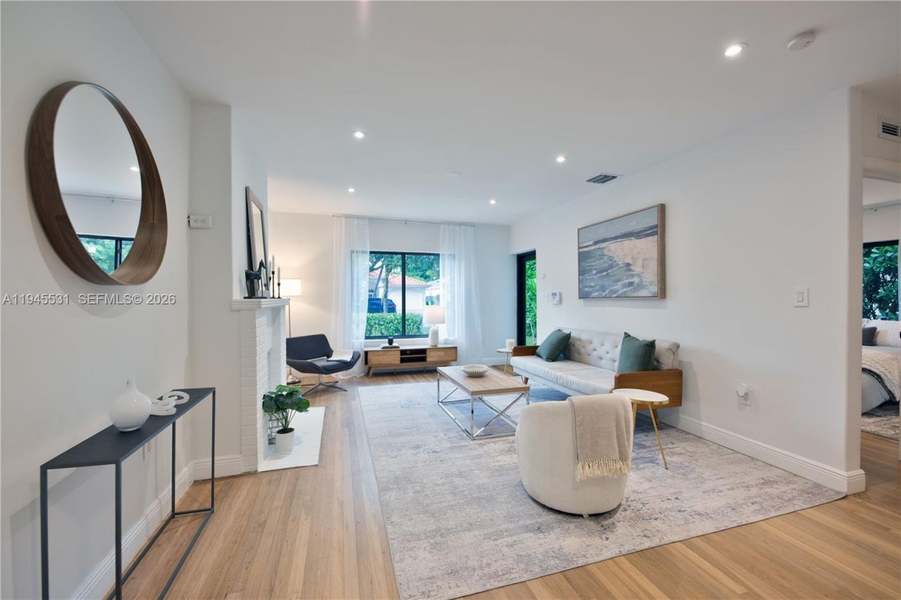 360 NE 87th St, El Portal, FL 33138 Photo