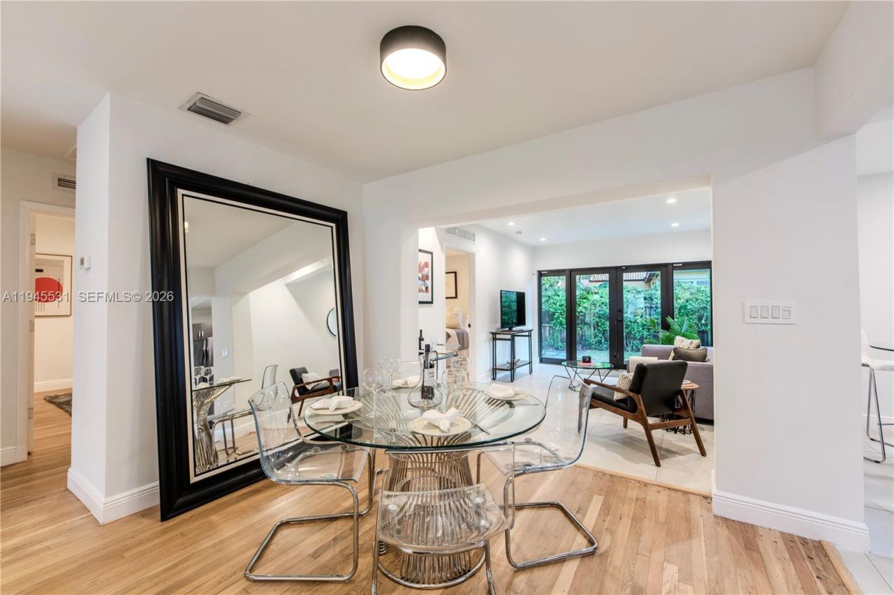 360 NE 87th St, El Portal, FL 33138 Photo