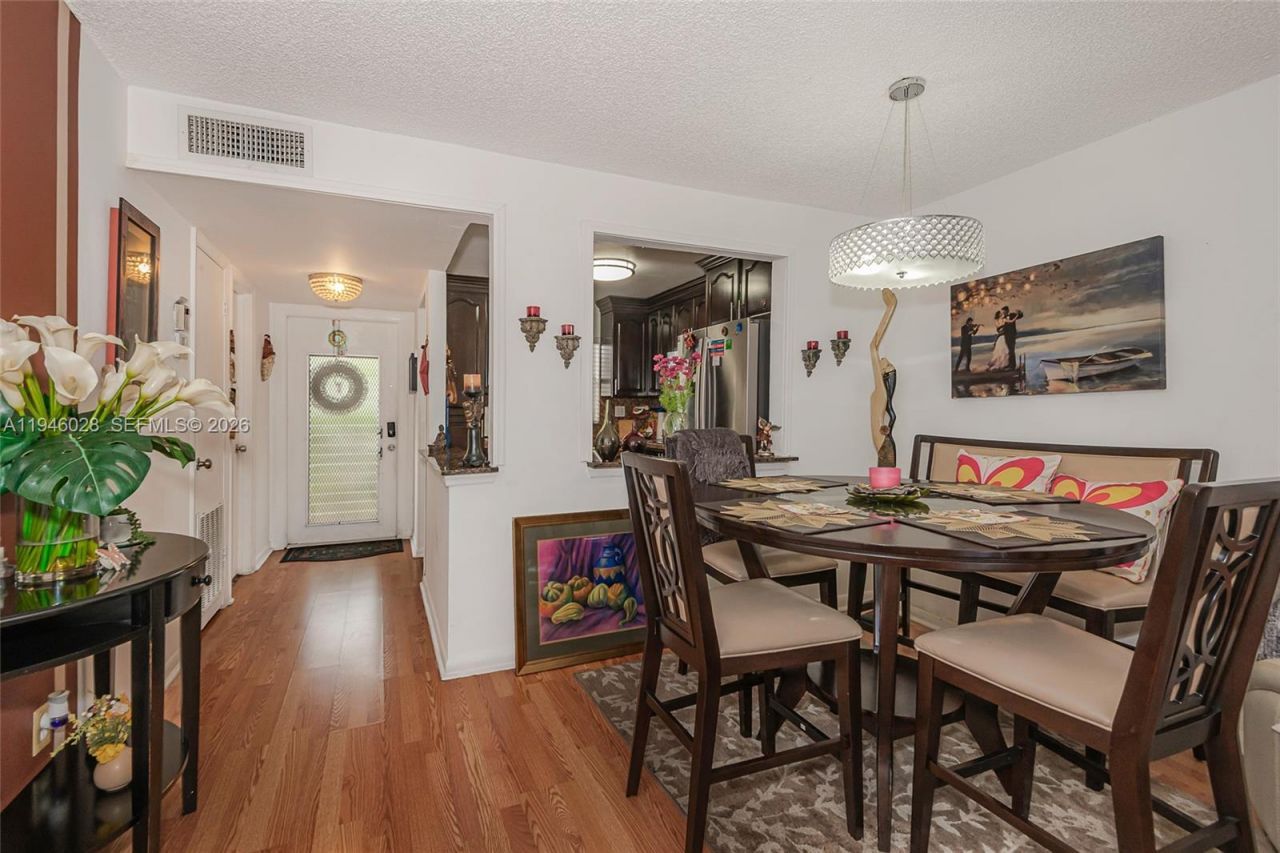 9881 NW Sunrise Lakes Blvd, Unit 106, Sunrise, FL 33322 Photo