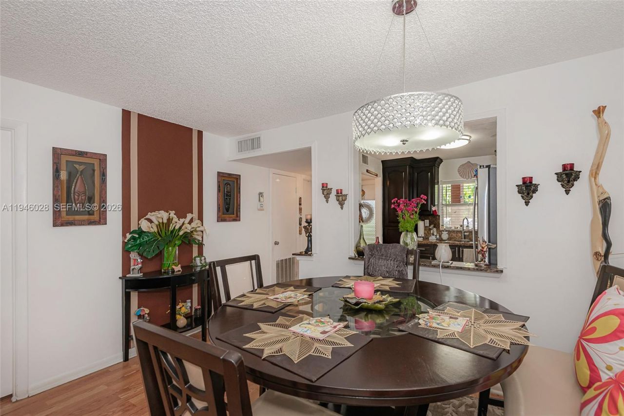 9881 NW Sunrise Lakes Blvd, Unit 106, Sunrise, FL 33322 Photo