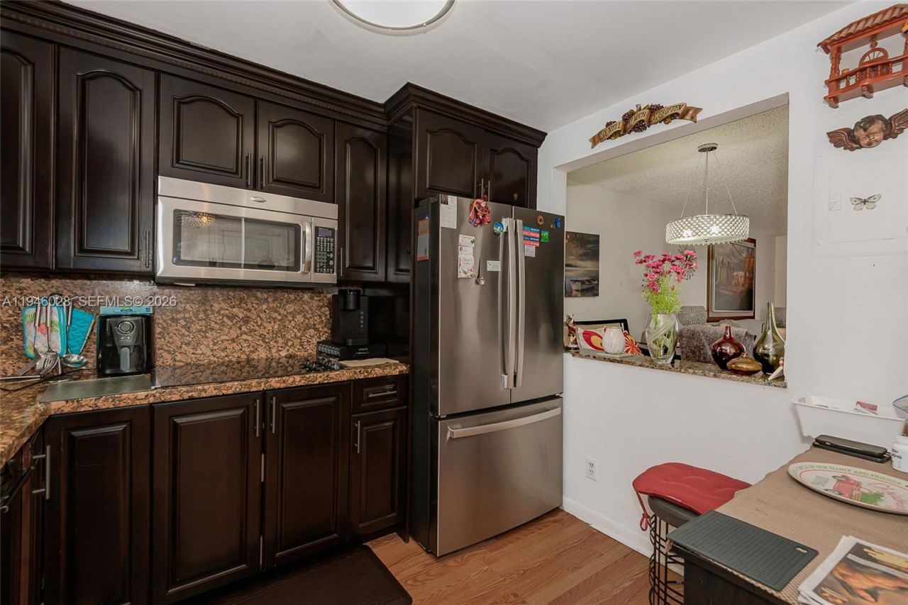 9881 NW Sunrise Lakes Blvd, Unit 106, Sunrise, FL 33322 Photo