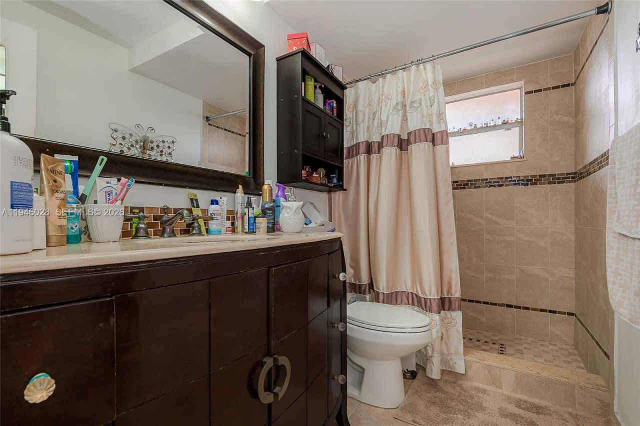 9881 NW Sunrise Lakes Blvd, Unit 106, Sunrise, FL 33322 Photo