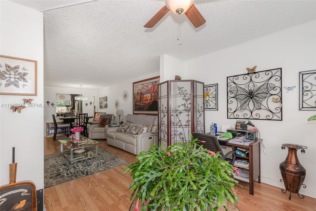 9881 NW Sunrise Lakes Blvd, Unit 106, Sunrise, FL 33322 Photo