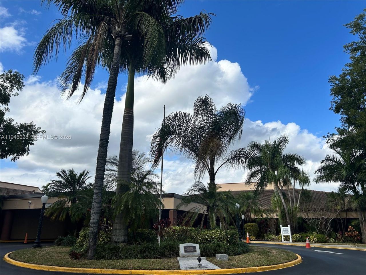 9881 NW Sunrise Lakes Blvd, Unit 106, Sunrise, FL 33322 Photo