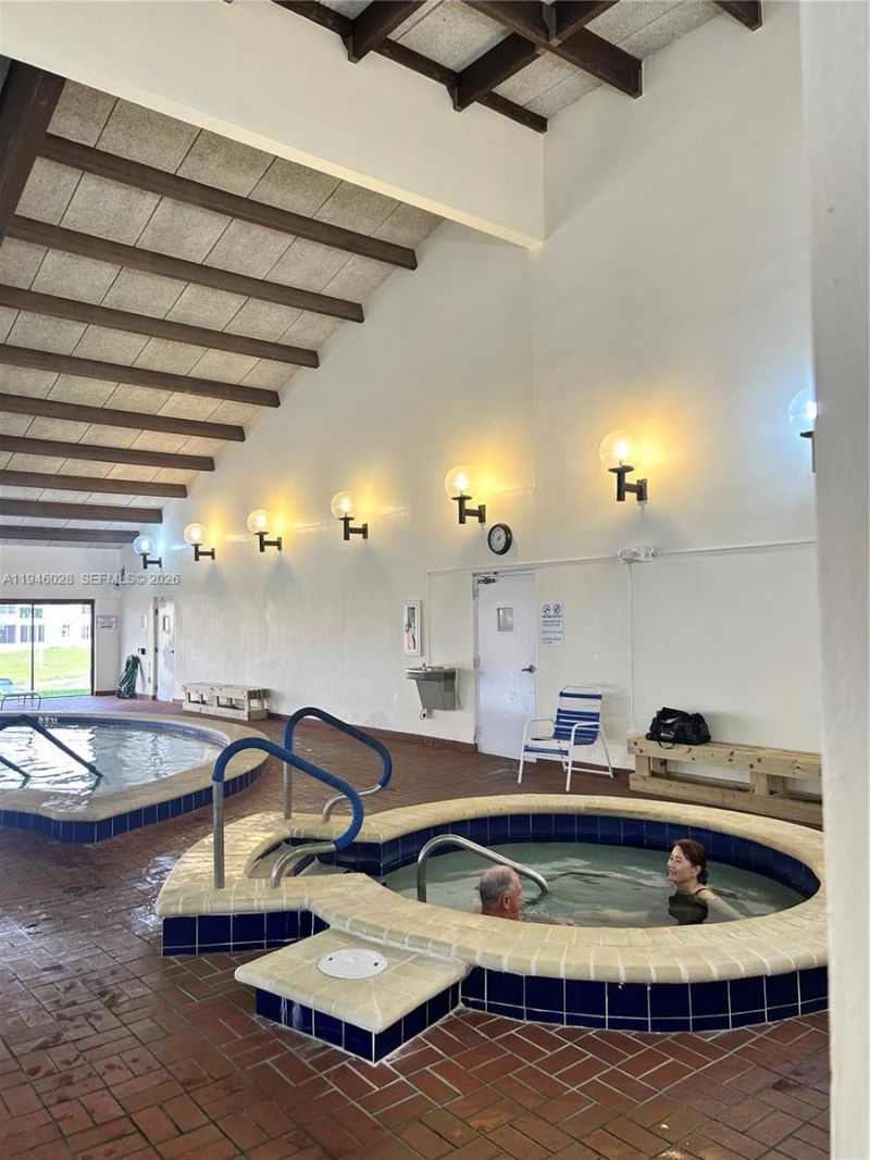 9881 NW Sunrise Lakes Blvd, Unit 106, Sunrise, FL 33322 Photo