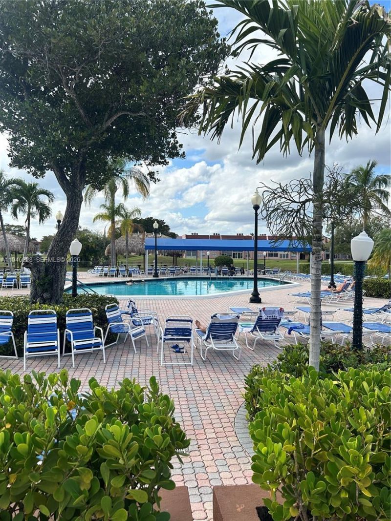 9881 NW Sunrise Lakes Blvd, Unit 106, Sunrise, FL 33322 Photo