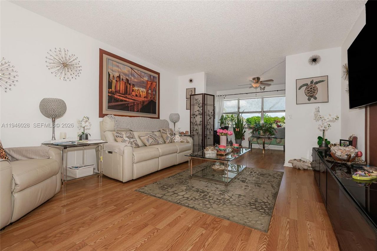 9881 NW Sunrise Lakes Blvd, Unit 106, Sunrise, FL 33322 Photo
