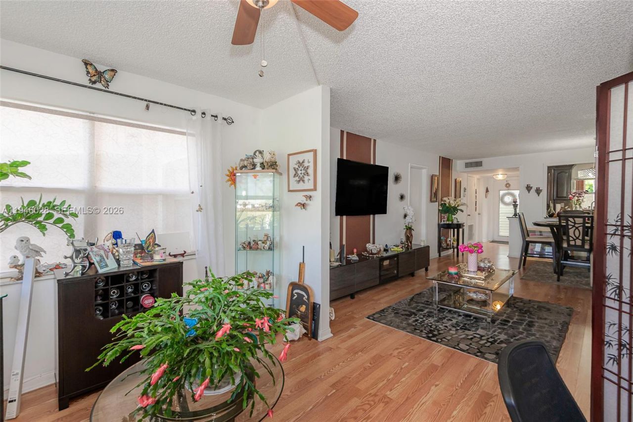 9881 NW Sunrise Lakes Blvd, Unit 106, Sunrise, FL 33322 Photo