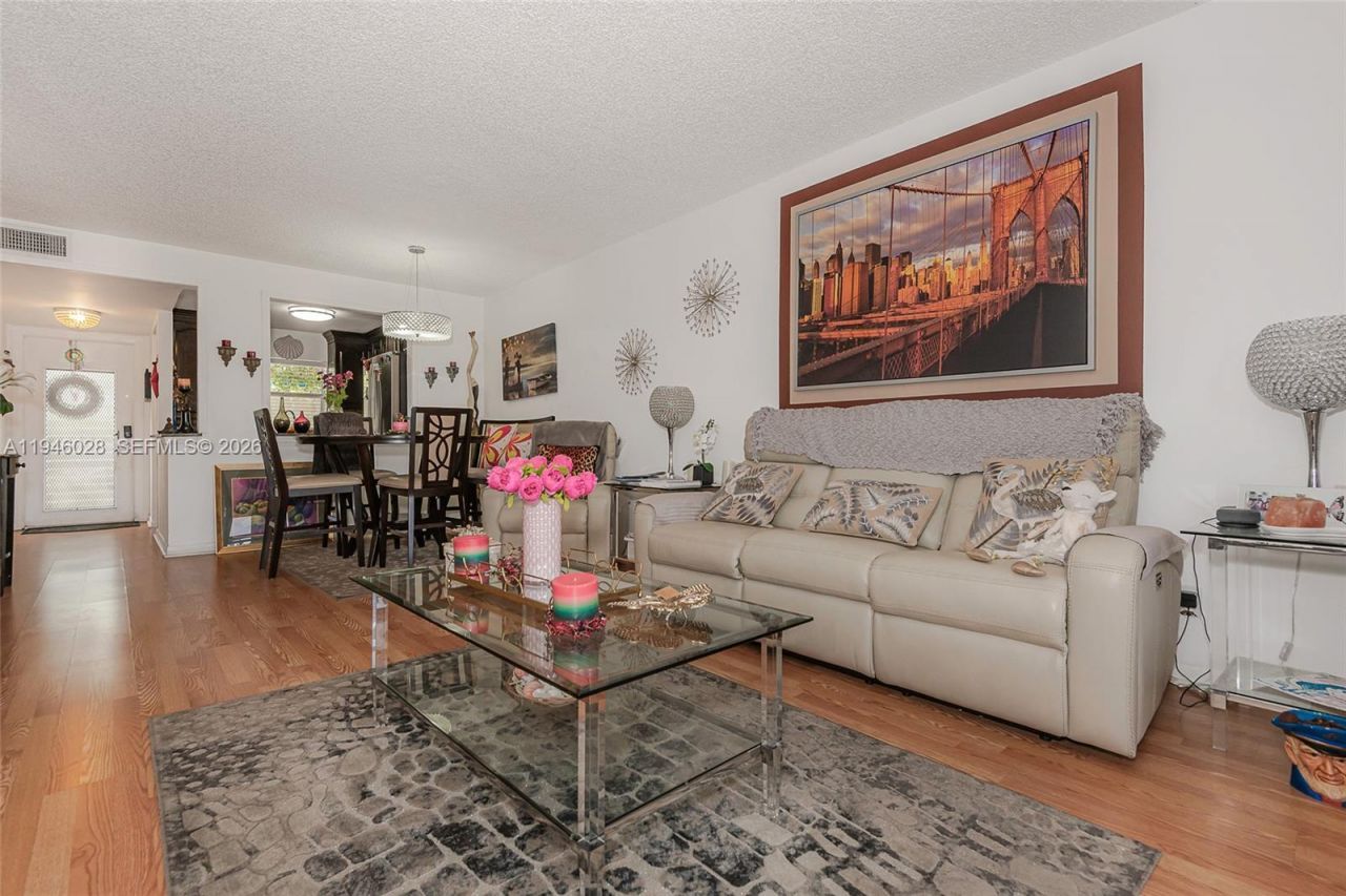 9881 NW Sunrise Lakes Blvd, Unit 106, Sunrise, FL 33322 Photo