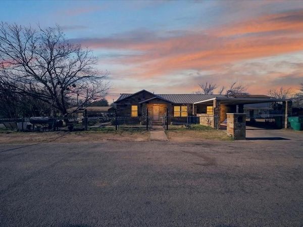 1310 N Estes Street, Stephenville, TX 76401