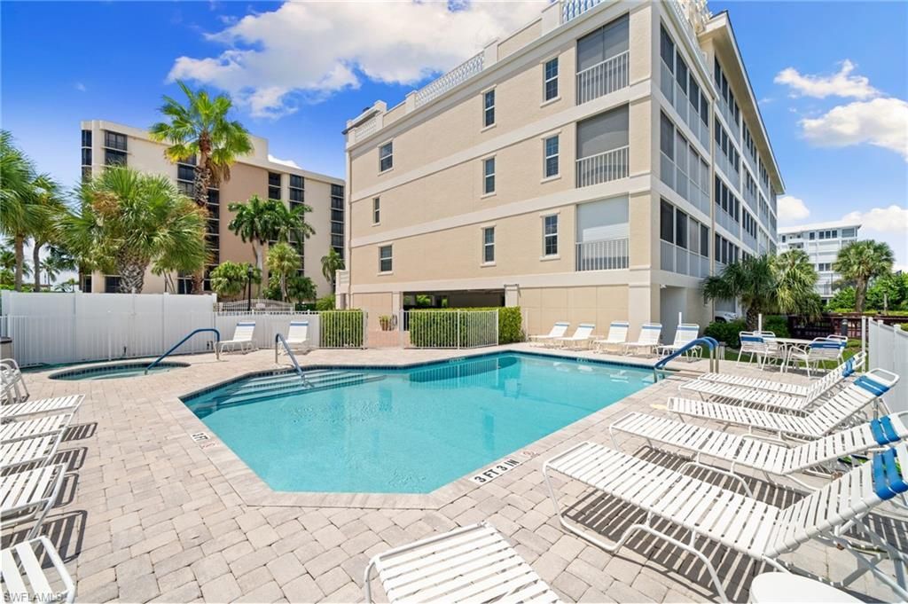 9700 Gulf Shore Dr, Unit 202, Naples, FL 34108 Photo