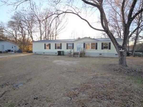 2524 Carriage Road, Fayetteville, NC 28312