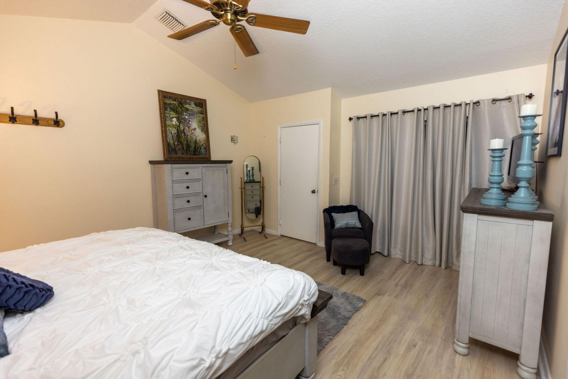 590 NW 161st Avenue, Pembroke Pines, FL 33028 Photo