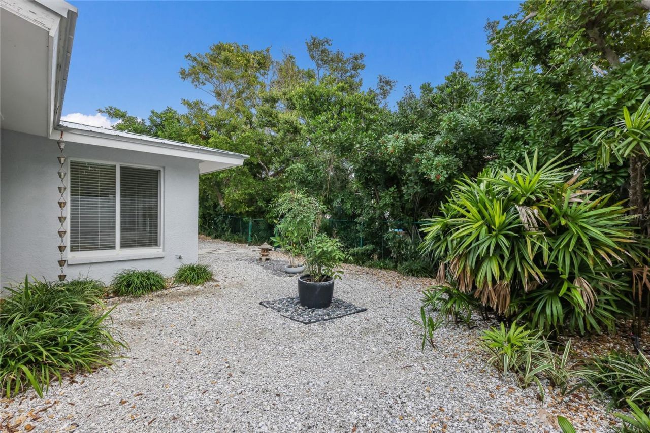 413 Poinsettia Road, Anna Maria, FL 34216 Photo