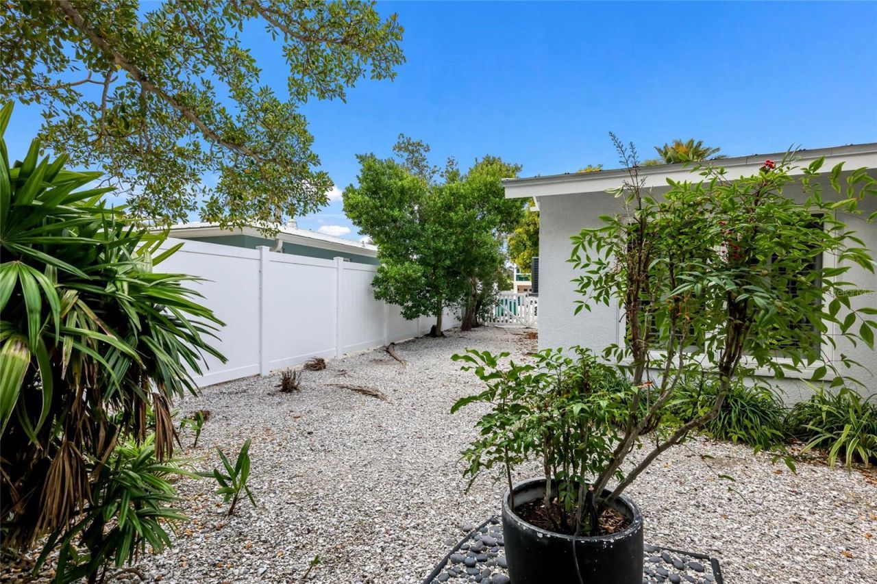 413 Poinsettia Road, Anna Maria, FL 34216 Photo