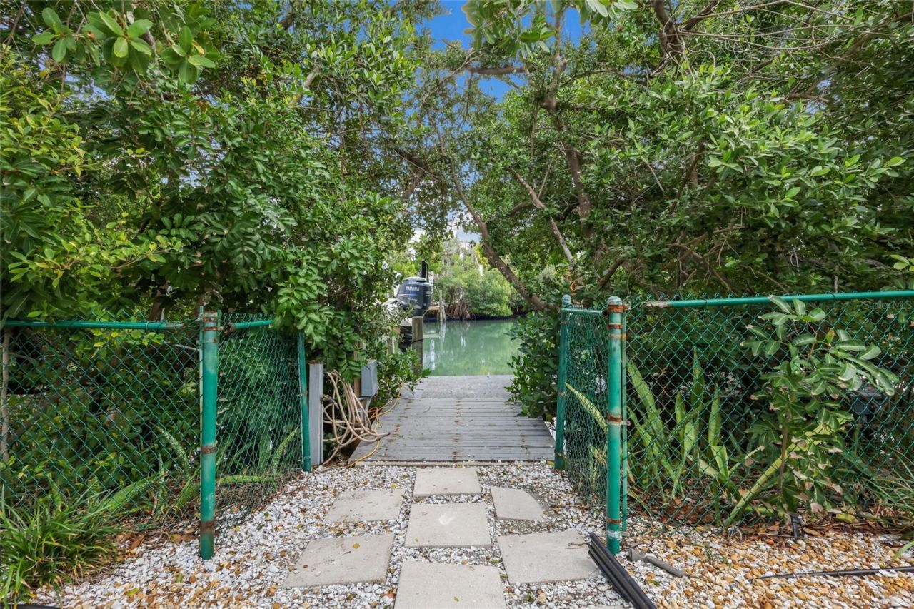 413 Poinsettia Road, Anna Maria, FL 34216 Photo