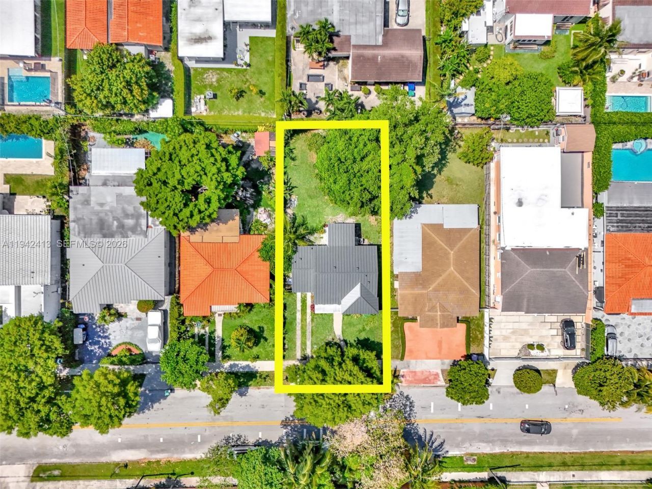 2261 SW 26th St, Miami, FL 33133 Photo