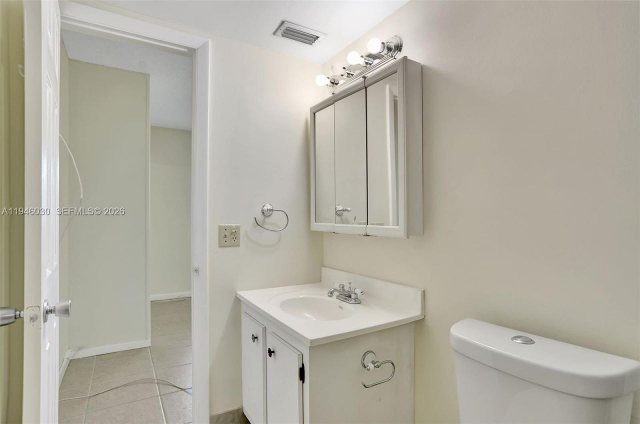 551 NW 80th Ter, Unit 203, Margate, FL 33063 Photo