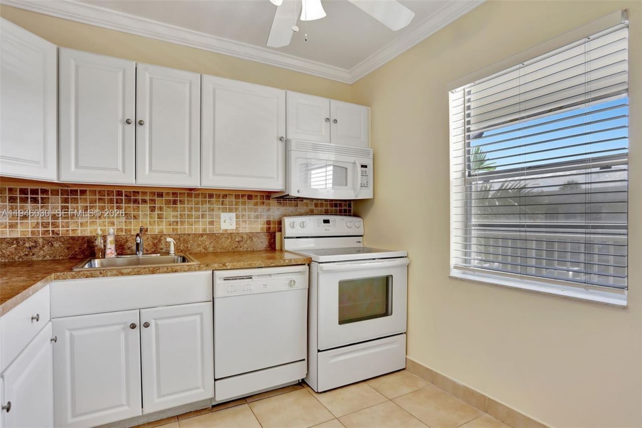 551 NW 80th Ter, Unit 203, Margate, FL 33063 Photo