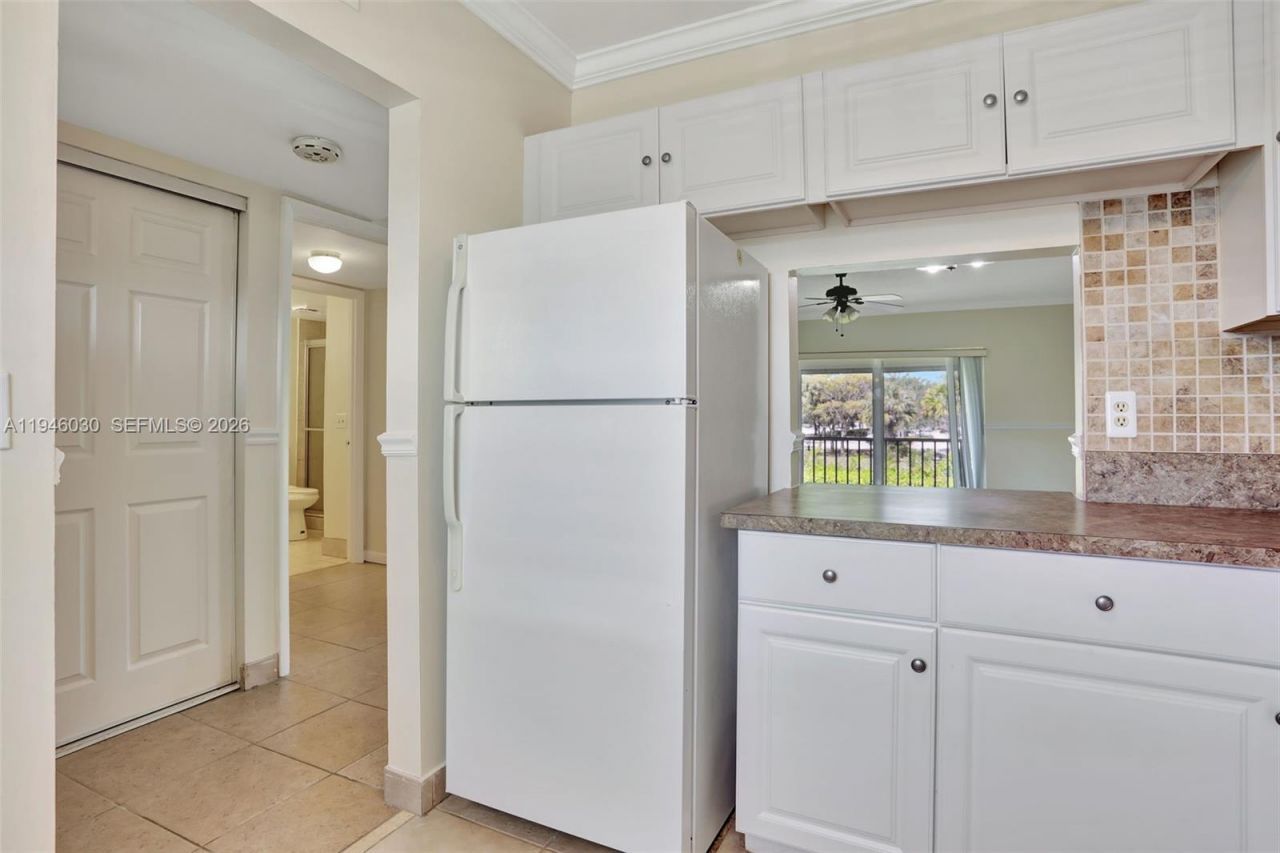 551 NW 80th Ter, Unit 203, Margate, FL 33063 Photo