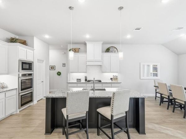 1125 Cardinal Drive, Midlothian, TX 76065