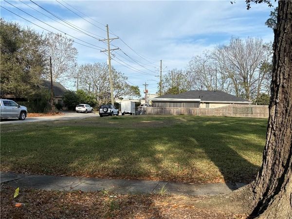 WILLOW Drive, Gretna, LA 70053