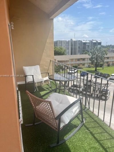 6780 W 2nd Ct, Unit 408, Hialeah, FL 33012 Photo